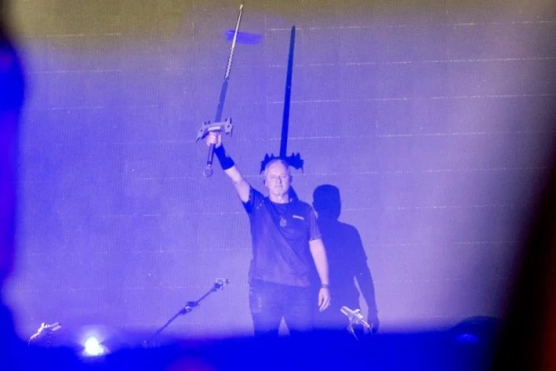 TOMPSONU STIGLA HITNA PRESUDA! Platio preko MILION EVRA, dobio 63 prekršajna naloga!