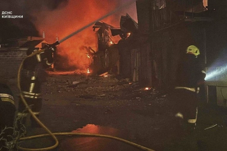 "OVO NIJE SAMO TEROR, VEĆ I NEČOVEČNOST" Rusi dronovima ciljaju ukrajinske spasilačke službe (VIDEO)