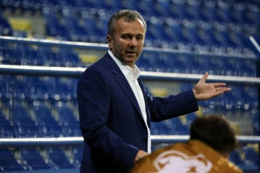 POLICIJA PRIVELA DEJANA SAVIĆEVIĆA: Slavni fudbaler divljao u Crnoj Gori!