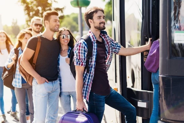 NOVO PRAVILO TURISTIČKIH AGENCIJA! Ovo nikako ne smete staviti u prtljag kad krenete na put autobusom!