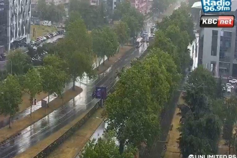 Počela jaka kiša u Beogradu