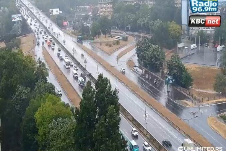 Počela jaka kiša u Beogradu