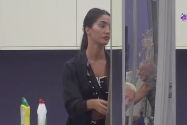 DA LI JE OVO ANĐELA ZAISTA IZGOVORILA UŽIVO U PROGRAMU?! Obratila se PORODICI, donela je ŠOK-ODLUKU, nakon "Elite" ih NEĆE VIDETI!