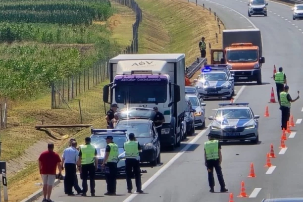 PRVE SLIKE SA MESTA POGIBIJE POLICAJCA! Nesrećnik poginuo na licu mesta! (FOTO)