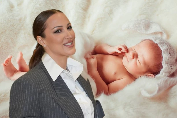 PORODILA SE ALEKSANDRA PRIJOVIĆ! Ovo su SVI DETALJI tajnog porođaja muzičke zvezde, odmah je premestili s bebom u PRIVATAN APARTMAN