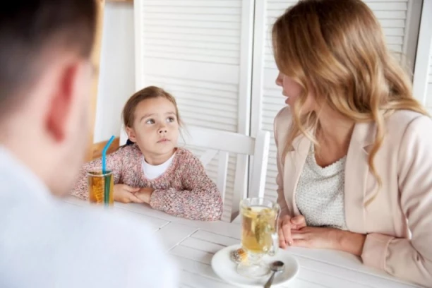 OVO NE ZAHTEVAJTE OD DECE, TO IH MOŽE UNIŠTITI! Deset pravoslavnih saveta za vaspitanje dece - ČETVRTOG SE MALO KO PRIDRŽAVA, A ON JE KLJUČAN!