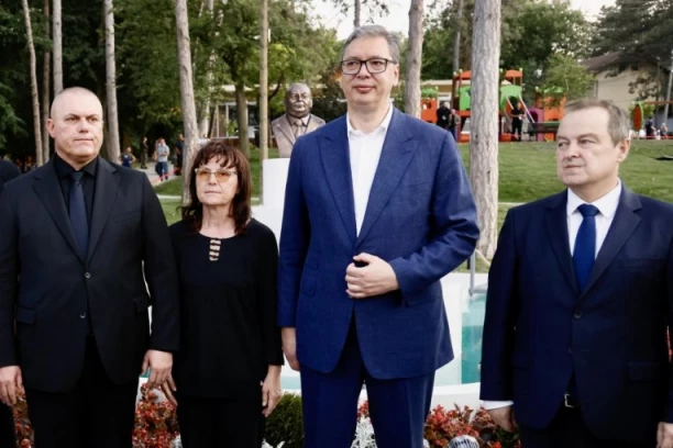 "MOLIM SVE KOJI RUŠE DRŽAVU DA RAZMISLE MALO O TOME" Vučić se obratio blokaderima-foteljašima na otvaranju biste u čast Palme: Sve naše snage policije su angažovane na gašenju požara