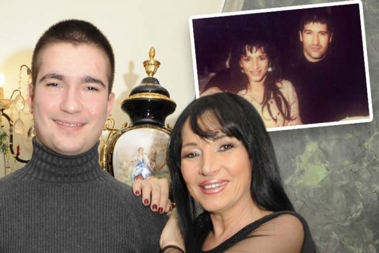 PORODIČNA FOTOGRAFIJA SVIMA RASTOPILA SRCA! Emotivna scena u domu Mirka Šijana