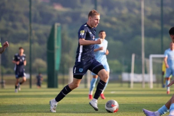 IDOL MU JE NEJMAR, IZA SEBE IMA TEŽAK PUT: Novi biser Železničara za Sportissimo o konkurenciji, izazovima i meču sa Partizanom!