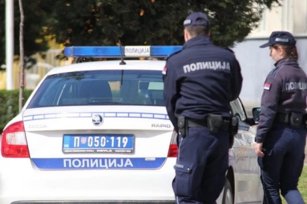 PROBIO POLICIJSKU BLOKADU TERETNJAKOM! Uhapšen muškarac kod Žitišta - oštetio i službena vozila!