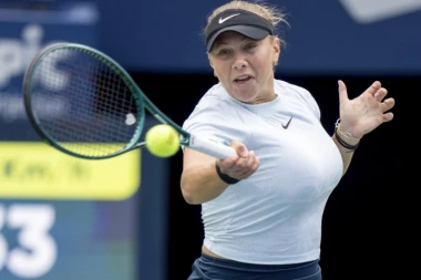 ZA PRSA JE BILA ISPRED RIVALKE: Amerikanka bujnih grudi ostvarila uspeh karijere! "Tigrica iz Minska" joj stoji na putu ka finalu! (FOTO)