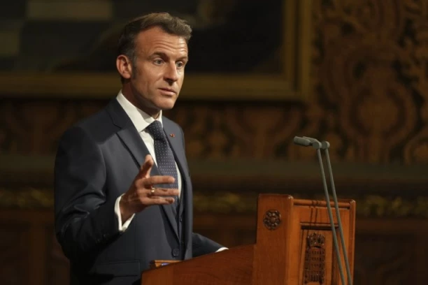 MAKRON ODRŽAO GOVOR U BRITANSKOM PARLAMENTU: "Pariz i London imaju posebnu ulogu za bezbednost Evrope"
