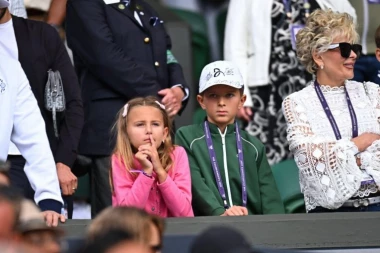 SVI PRIČAJU O NEPOZNATOJ ŽENI! Evo ko PODRŽAVA ĐOKOVIĆA i TEŠKA JE DVE MILIJARDE!