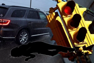 PROŠAO NA CRVENO, ULETEO U SUPROTAN SMER I PRIKLEŠTIO KOLIMA MEDICINSKU SESTRU! Očevici otkrili jezive detalje nesreće u Zemunu: UDARAC JE BIO BAŠ JAK!