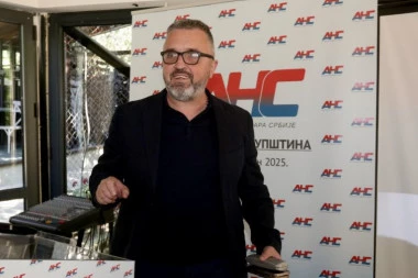 "NEDOPUSTIVE PRETNJE NOVINARIMA": Resorno ministarstvo najoštrije osudilo pretnje Branimira Nestorovića Draganu J. Vučićeviću