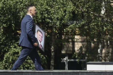 JESTE, NIJE, JESTE... Tajna venca Vladimira Putina, Rusija se oprašta od stradalog ministra