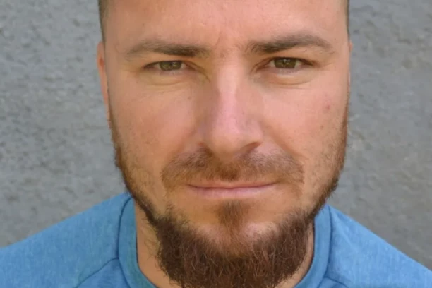 EMIL UBIO DEVOJKU SEKIROM ZBOG VIDEA NA TIK-TOKU! Stravičan zločin - POLICIJA CELE ZEMLJE NA NOGAMA!