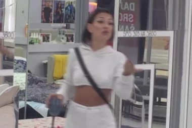 MUNJEZ PLJUNUO NA ROĐENO DETE: Nikad SRAMNIJA izjava u "Eliti", Stefani prebledela od MUKE kada je čula ove GADNE REČI! (FOTO)