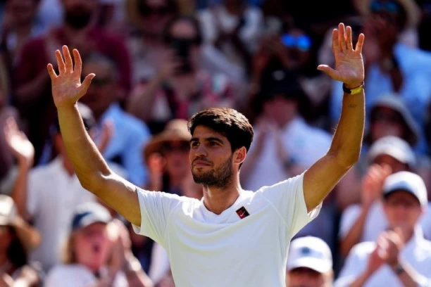 ALKARAZ POSLAO PORUKU ĐOKOVIĆU I SINERU! Ovo je Španac rekao posle plasmana u finale!