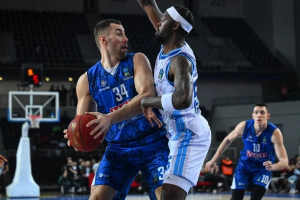 TRANSFER BOMBA U EVROLIGI: Potipisao Kenan Kamenjaš!