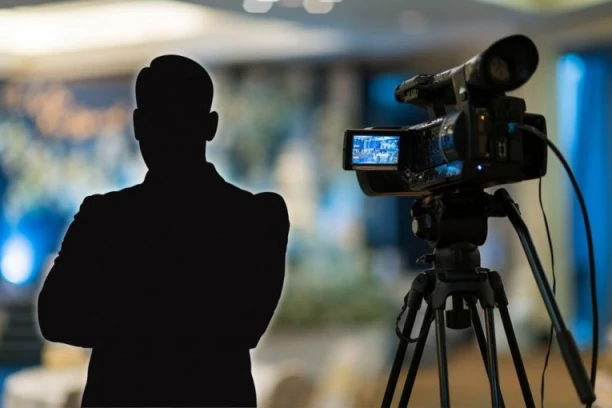 ŠOK-BOMBA NAKON RAZVODA NAŠEG VODITELJA: Niko ga nije prepoznao, ŠTA MU SE DESILO?! (FOTO)