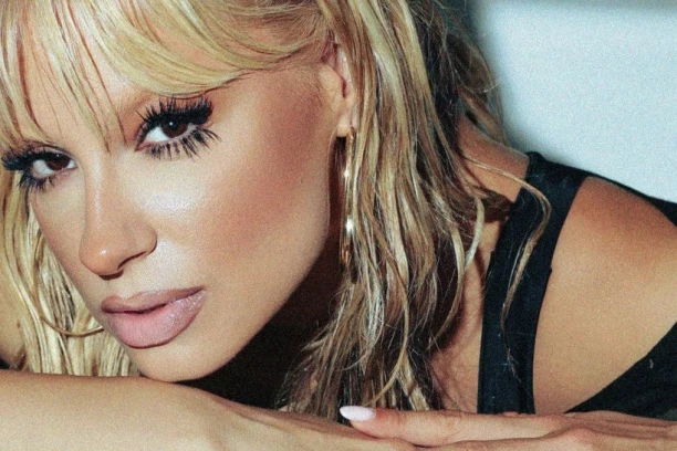 SARA JO SE SPOJILA S RASTOM! Objavljen nikad VRELIJI snimak zgodne pevačice - ove KADROVE gledate na sopstvenu odgovornost! (VIDEO)