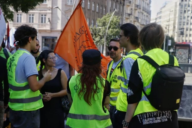 BLOKADERI OTKAZALI TRIBINU NA PRAVNOM FAKULTETU ZBOG NIKAKVOG INTERESOVANJA STUDENATA! Nakon toga optužili vlast za političke pritiske - IPAK JEDNO SVI ZABORAVILI!
