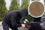 OPREZ! Ako vidite kovanicu na vratima vašeg automobila odmah pozovite policiju!