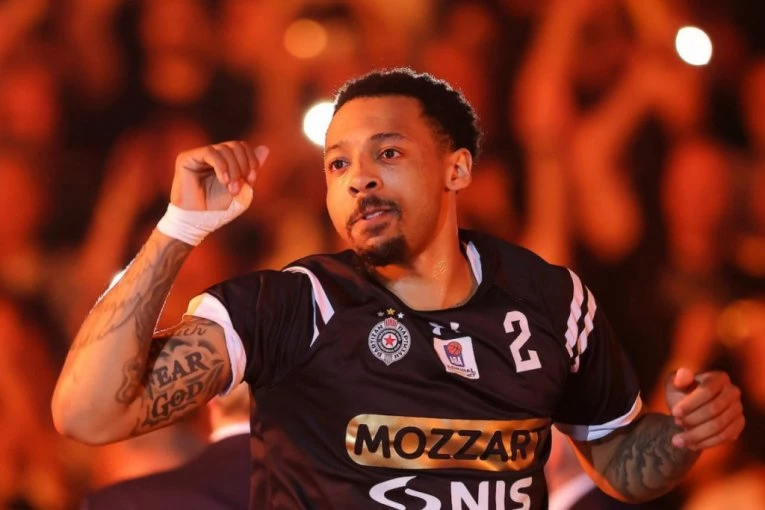 BLIŽI SE JANUAR, ALI DA NIJE MALO KASNO? Sa Džonsom je krenulo, sa njim se i završilo, a grobari ga vole baš zbog OVOGA! (FOTO)