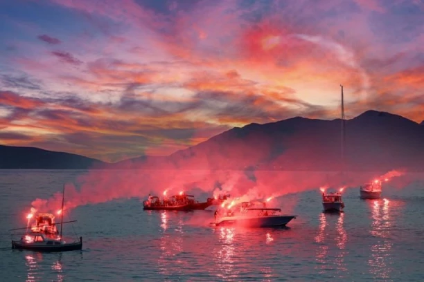 "ŠKALJARCI" SLAVILI UBISTVO U BARSELONI! Zasijalo nebo nad Crnom Gorom u znak OSVETE "kavčanima"! (FOTO)