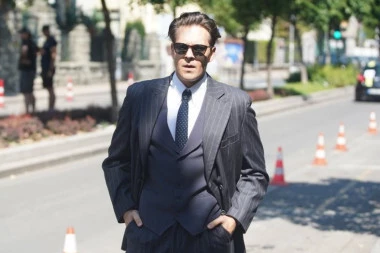 MILOŠ BIKOVIĆ MAMI UZDAHE ŽENSKE POPULARCIJE! Glumac novom objavom ZAPALIO suprotni pol!