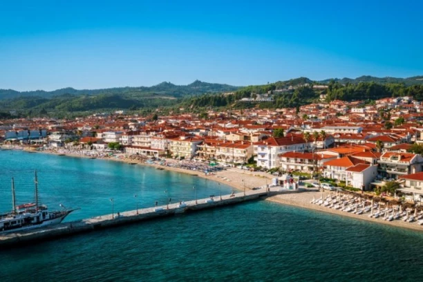 TAMAN KAD JE TREBALO DA KRENU ZA SRBIJU! Ovo se zove MALER - mada, ovaj Srbin to naziva "bahatošću"!