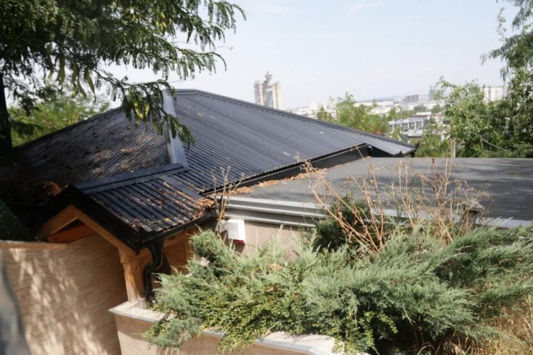 Žika Jakšić, vikendica