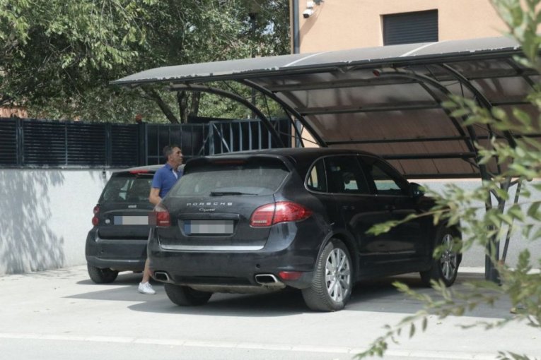 Prve fotke Žike Jakšića