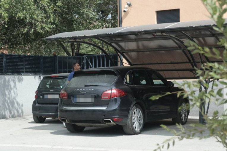 Prve fotke Žike Jakšića