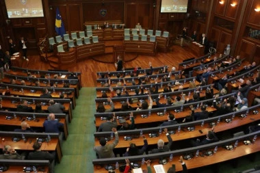 PONOVO NIŠTA OD TAJNOG GLASANJA, SKUPŠTINA NIJE FORMIRANA NI IZ 48. PUTA! Potpuni haos u Prištini!