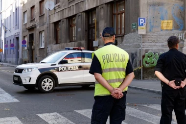 HOROR U BIHAĆU! Sin nožem izbo majku!