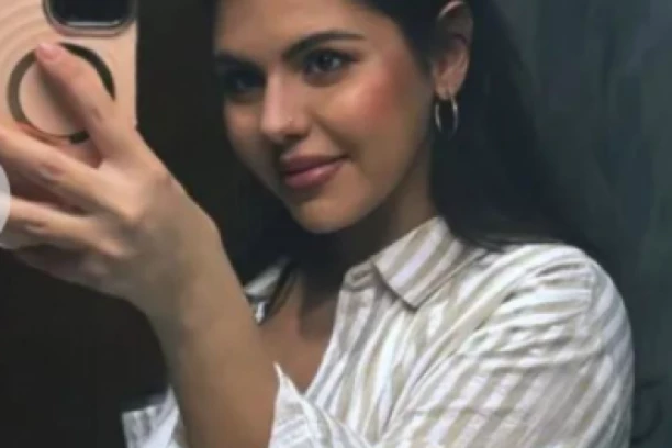 PORODIČAN SKANDAL NAŠE PEVAČICE! Pojavile se EKSPLICITNE FOTOGRAFIJE, otkrila ko joj je PODMETNUO aferu!