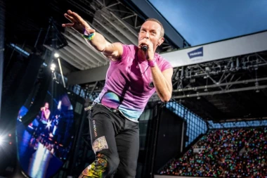 AKO VARATE ŽENU, NE IDITE NA KONCERT COLDPLAY: Korporativni skandal trese Ameriku, u centru afere direktor moćne kompanije i njegova HR šefica (VIDEO)