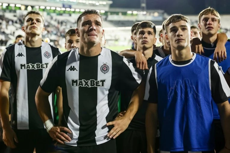 PARNI VALJAK TRAŽI SPAS: Nakon evropskog neuspeha - crno-beli u Pančevu nemaju prava na kiks!