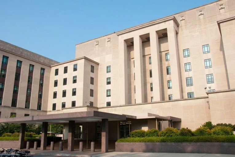 AMERIČKIM DIPLOMATAMA STIGAO VAŽAN DOPIS: Stejt department strogo zabranio da čine OVU stvar
