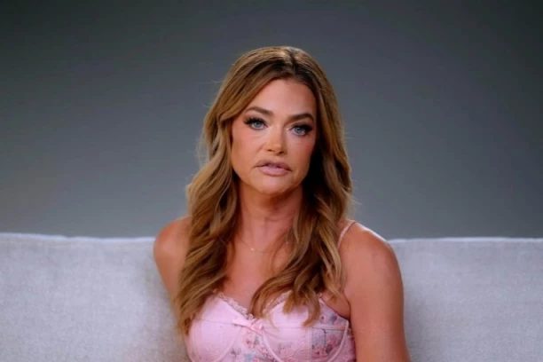 ZVERSKI PRETUČENA POZNATA GLUMICA: Objavljene jezive fotografije povreda, tvrdi da joj je MUŽ promenio lični opis! (FOTO)