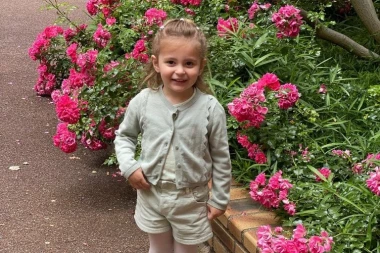 TEA JE SA 3 GODINE DOŽIVELA SAOBRAĆAJNU NESREĆU I DOBILA STRAŠNU DIJAGNOZU! Mesecima je u bolnici, a sada joj je potrebna NAŠA POMOĆ ZA TERAPIJE I REHABILITACIJU!