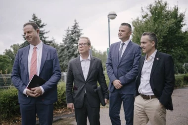 Otpravnik poslova Američke ambasade, gospodin Aleksander Titolo sa delegacijom u poseti Javnom preduzeću "Nuklearni objekti Srbije"