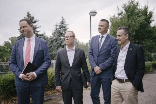 Otpravnik poslova Američke ambasade, gospodin Aleksander Titolo sa delegacijom u poseti Javnom preduzeću "Nuklearni objekti Srbije"