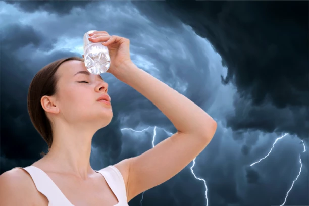 SRBIJA NA IVICI VREMENSKE KATASTROFE? Superćelijske oluje i paklene vrućine prete celoj zemlji!