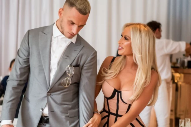 ARNAUTOVIĆ NA MARAKANU NE STIŽE SAM: Ona mu je rodila DVE ĆERKE, a izgleda kao prava BOMBA! (FOTO)