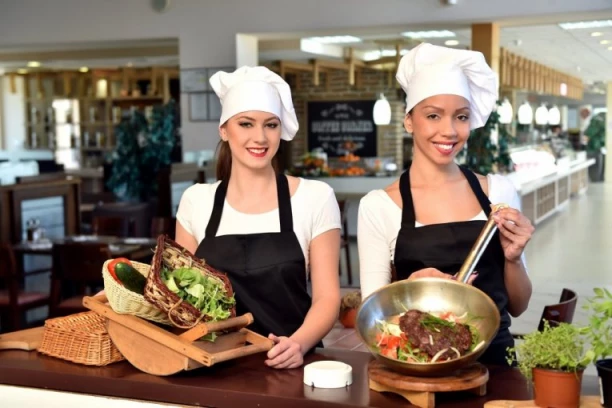 NIJE SAMO DO VRHUNSKE HRANE I DOBROG ROŠTILJA! Zavirite u mesto gde ćete poželeti uvek da se vratite! (FOTO)