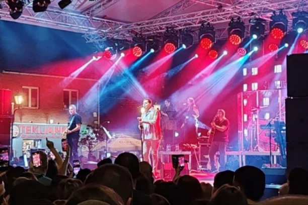 NOĆ ZA PAMĆENJE! Aco Pejović priredio spektakl u Kladovu! (FOTO)