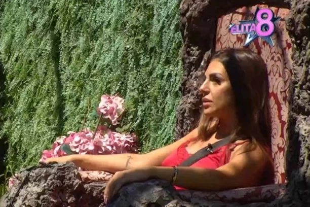 POČELO JE SVE ROĐENJEM SINA! Nikad BRUTALNIJA ispovest Ene Čolić: "Bila sam kidnapovana"! (VIDE)